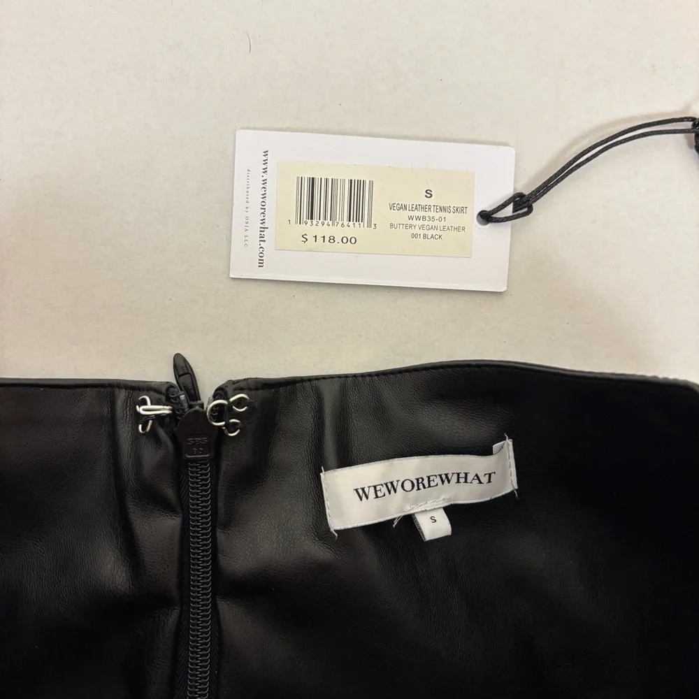 WEWOREWHAT Faux Leather Tennis Skirt in Black Size S